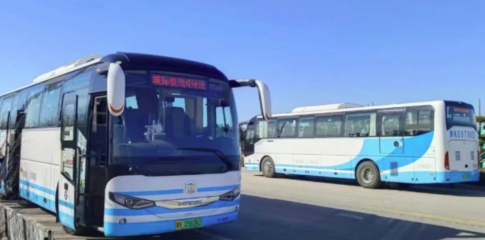 乘坐城際4號(hào)線，打卡布魯維斯、那香海、海草部落，連線貓頭山、火炬八街。